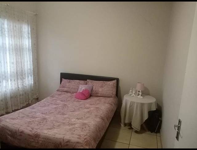 2 BEDROOM APARTMENT FOR SALE IN FLORIDA LAKE